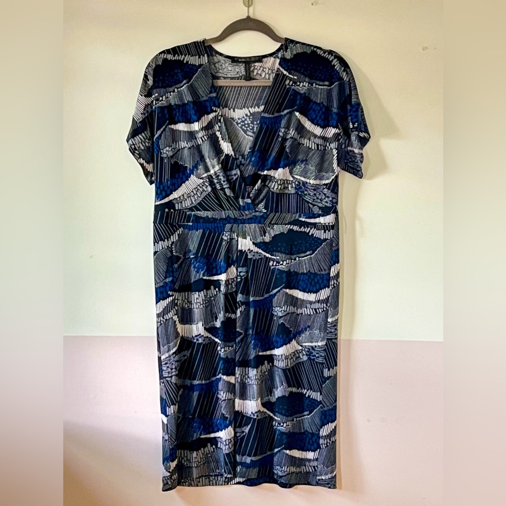 16” pit to pit   39” shoulder to hem